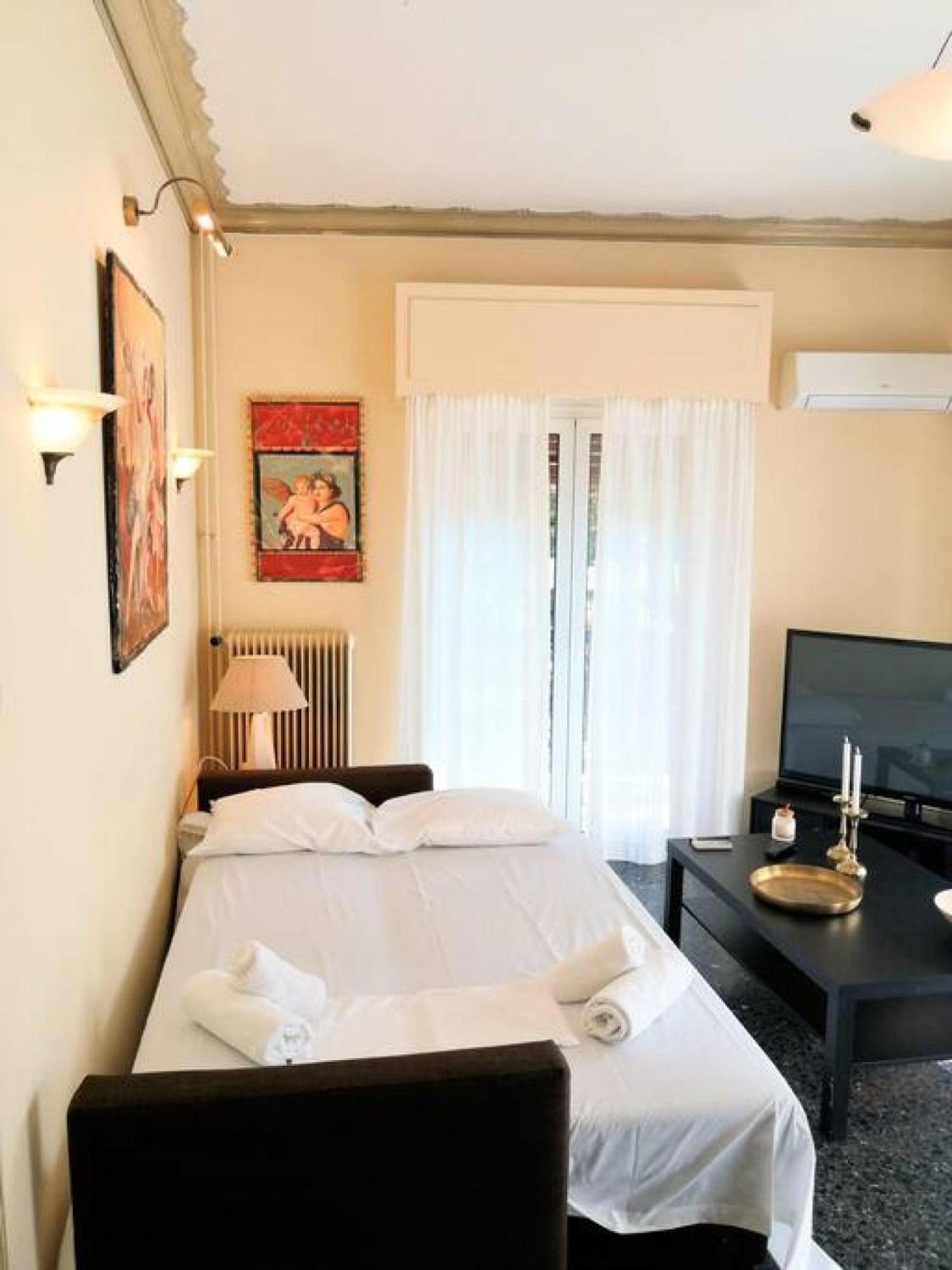 Elegant Apartment In Acropolis With Roof Garden 아테네 외부 사진